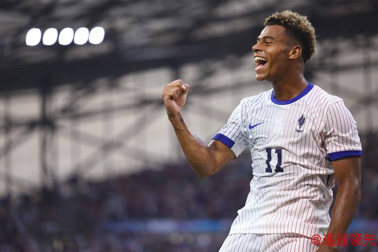 法甲-门德斯破门杜埃伤退 巴黎1-1洛里昂先赛领跑