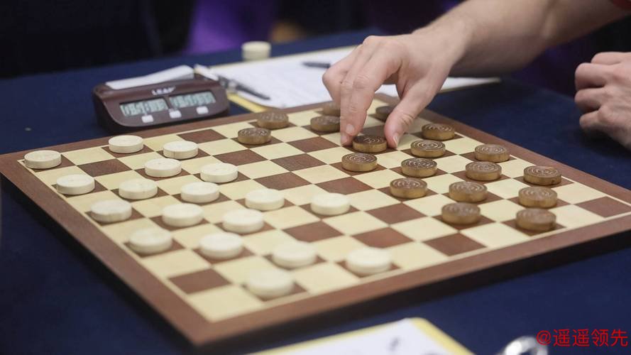 成都10岁小将郑源璟勇夺2025国际跳棋世界杯分站赛银牌